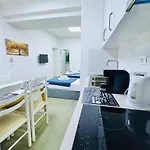 Tirana Central Suites Apartment *