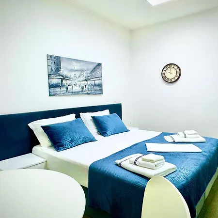 Lägenhet Tirana Central Suites