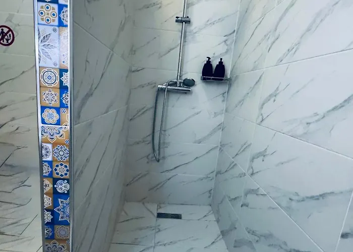 アパート Tirana Central Suites *