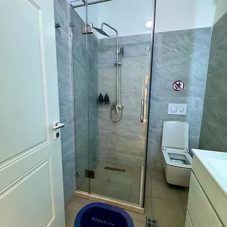 Tirana Central Suites Тирана