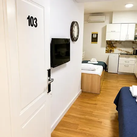 Apartamento Tirana Central Suites *