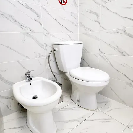 Tirana Central Suites Тирана