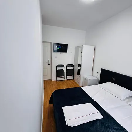 Tirana Central Suites Апартаменты Тирана